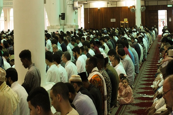 Ramadan di Malaysia, Dari Shaf Salat yang Rapi hingga Pasar Penuh Diskon