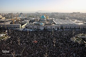 تقرير مصور | إقامة صلاة عيد الفطر المبارك في الحرم الرضوي بمشهد
