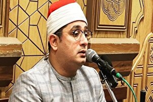 شاهد...تلاوة خاشعة للقارئ العالمي "محمود الشحات أنور"