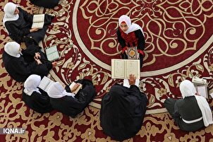تقرير مصور | فتيات يواظبن على حفظ القرآن بأحد مساجد غزة