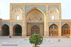 تقریر مصور | جامع "عتيق" في قم؛ أحد أقدم المساجد في إیران
