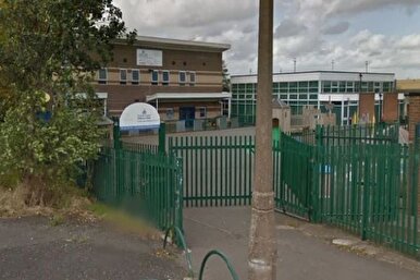 Serving Pork in UK School Sparks Muslim Parents’ Outrage