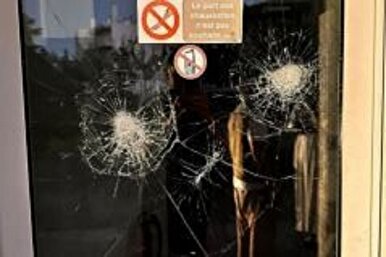 France: Mosque in Isère, France Defaced with Anti-Islamic Slogans