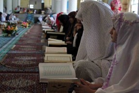 برگزاری محفل جزء خوانی قرآن در مسجدجامع سنندج