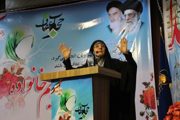 برگزاری همایش «مدافعان حریم خانواده» در سنندج + عکس
