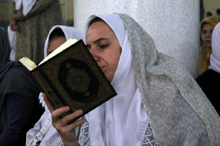 برگزاری مراسم شب قدر در مسجد قبای سنندج + عکس