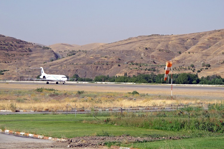 ورود خُدام و بیرق مطهر آستان علی بن موسی الرضا(ع) به سنندج + عکس