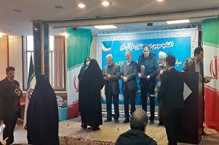 انسان تراز قرآن در راهپیمایی 22 بهمن‌ماه حضور دارد