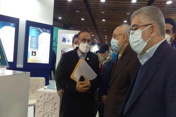 بازدید قائم‌مقام فرهنگستان علوم از نمایشگاه دستاوردهای جهاد دانشگاهی