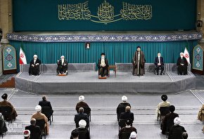 دیدار میهمانان کنفرانس وحدت اسلامى‌ و جمعی از مسئولان نظام با رهبر انقلاب