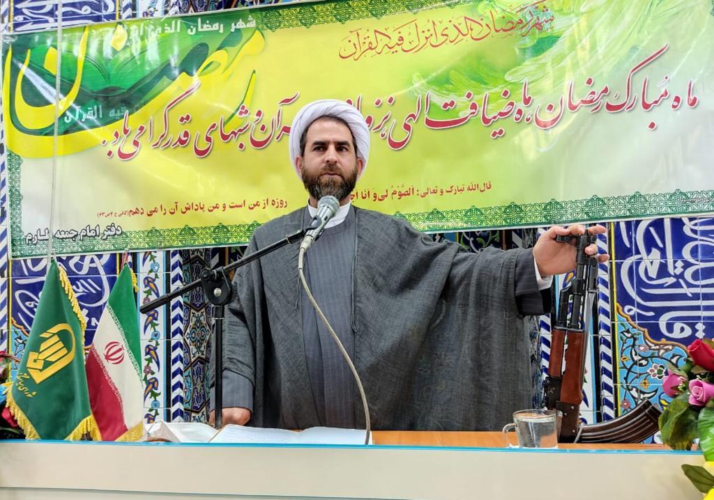 رمز ماندگاری انقلاب در استقلال و آزادی است