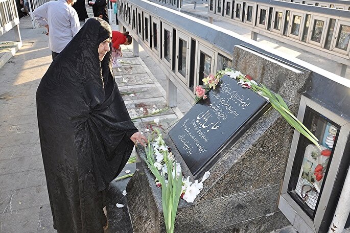 برگزاری محفل انس با قرآن به نیابت از شهدا در قزوین