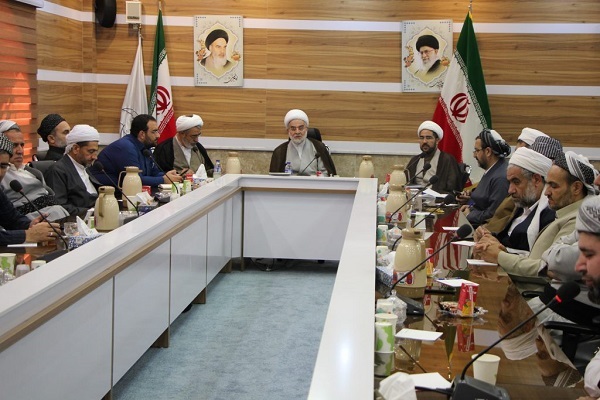 هماندیشی با روحانیون جوان و پیشکسوت استان کردستان هماندیشی با روحانیون جوان و پیشکسوت استان کردستان