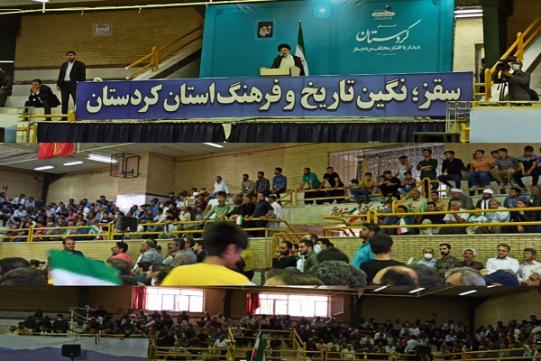 دیدار عمومی با مردم سقز