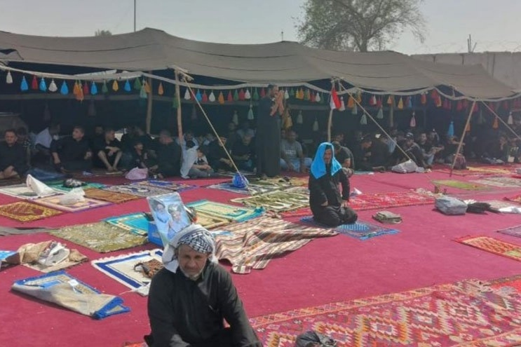 نماز وحدت صدری‌ها نزدیک پارلمان عراق + عکس