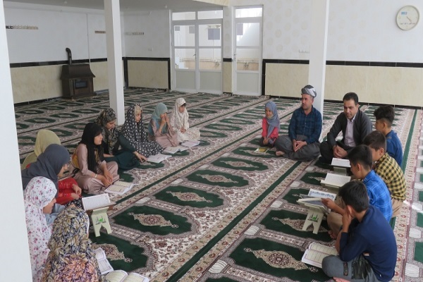 کلاس قرآن در سروآباد