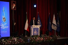 هنرمندان با سروده‌های حماسی دین خود را در دفاع از وطن اسلامی ادا کردند