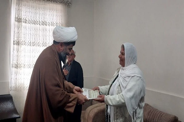 تجلیل از مادر نمونه مریوانی