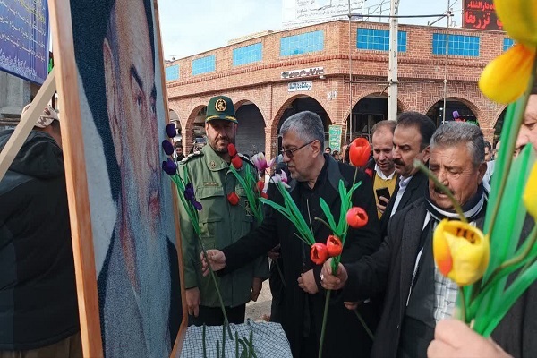 مراسم گلباران تمثال حضرت امام خمینی(ره) مراسم گلباران تمثال حضرت امام خمینی(ره)