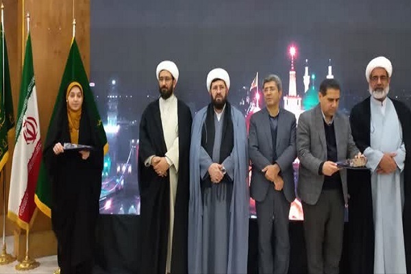 مراسم تجلیل از برگزیدگان کشوری مسابقات قرآن روستاییان مراسم تجلیل از برگزیدگان کشوری مسابقات قرآن روستاییان