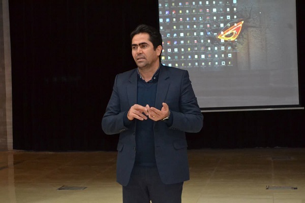 اسعد فرهادی رئیس حوزه هنری کردستان