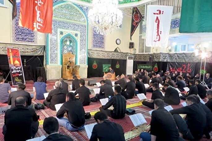 برپایی مراسم احیای قرآن شب عاشورا در مسجد صدوق شهرری