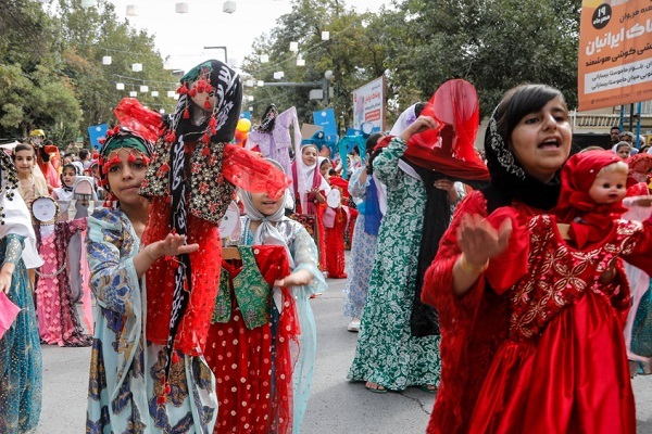 هفدهمین جشنواره تئاتر خیابانی مریوان هفدهمین جشنواره تئاتر خیابانی مریوان