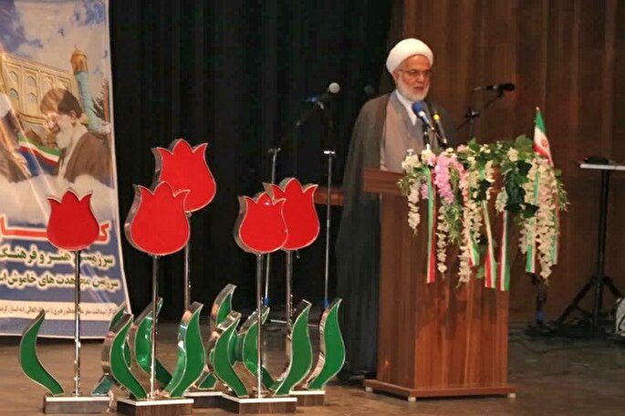 معنویت شاخصه اصلی بانوی انقلابی است