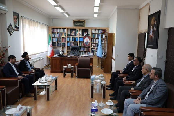 دیدار استاندار کردستان و جمعی از معاونان با رئیس کل دادگستری استان ودادستان سنندج دیدار استاندار کردستان و جمعی از معاونان با رئیس کل دادگستری استان ودادستان سنندج