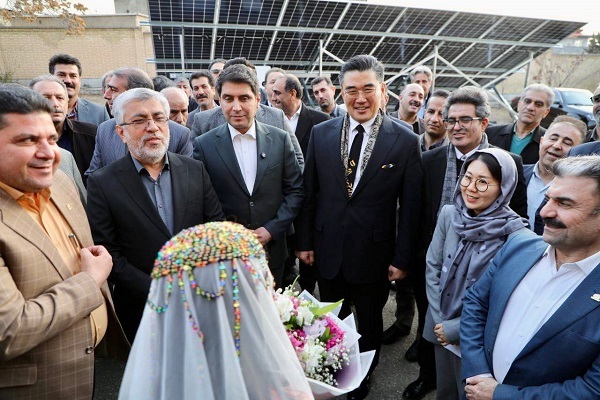 مراسم تحویل تجهیزات اهدایی سفارت کره جنوبی به اداره‌کل آموزش فنی و حرفه‌ای استان