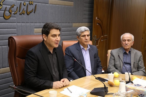 دختران نخبه استان با استاندار کردستان دختران نخبه استان با استاندار کردستان