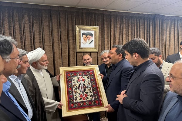 دیدار نماینده ولی فقیه در استان کردستان با وزیر صمت