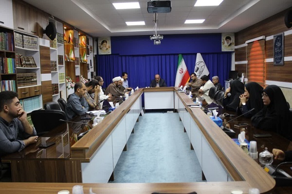 نشست مدیر مرکز بزرگ اسلامی غرب کشور با روحانیون استان کردستان