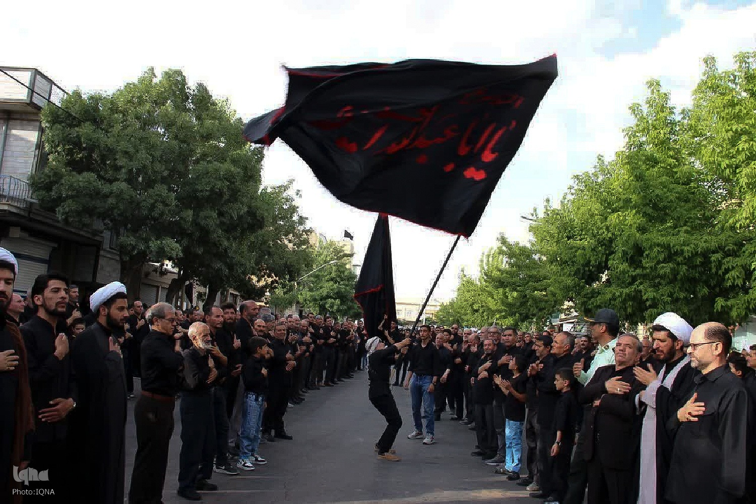 دریای عشق به عباس(ع) در خیابان‌ های تکاب‎