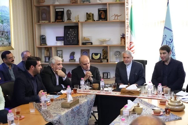 دیدار وزیر میراث فرهنگی با کارکنان اداره‌کل میراث‌فرهنگی، گردشگری و صنایع‌دستی استان