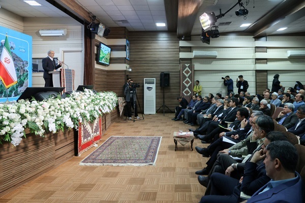 رئیس جمهور در نشست با فرهیختگان، فعالان اجتماعی و فرهنگی استان رئیس جمهور در نشست با فرهیختگان، فعالان اجتماعی و فرهنگی استان