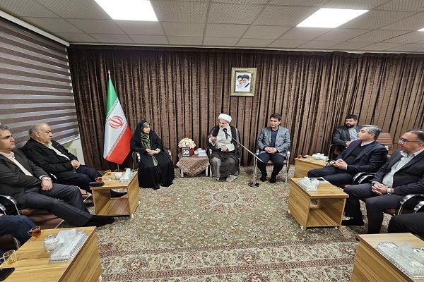 دیدار وزیر راه با نماینده ولی فقیه در کردستان دیدار وزیر راه با نماینده ولی فقیه در کردستان