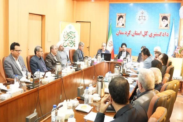 نشست هماندیشی و بهرهگیری دستگاه قضایی از دیدگاههای کارشناسی جامعه نخبگان استان نشست هماندیشی و بهرهگیری دستگاه قضایی از دیدگاههای کارشناسی جامعه نخبگان استان